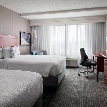 Courtyard By Marriott Denver Airport Exterior photo