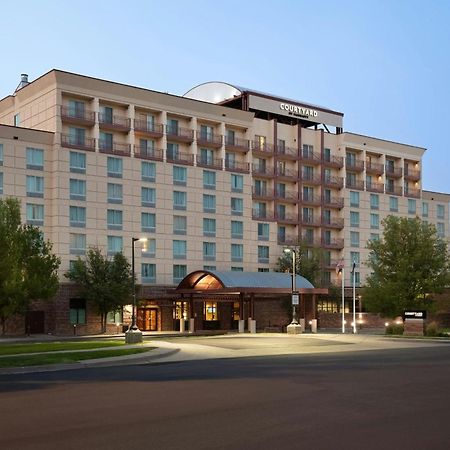 Courtyard By Marriott Denver Airport Exterior photo