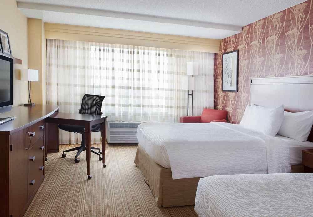 Courtyard By Marriott Denver Airport Exterior photo