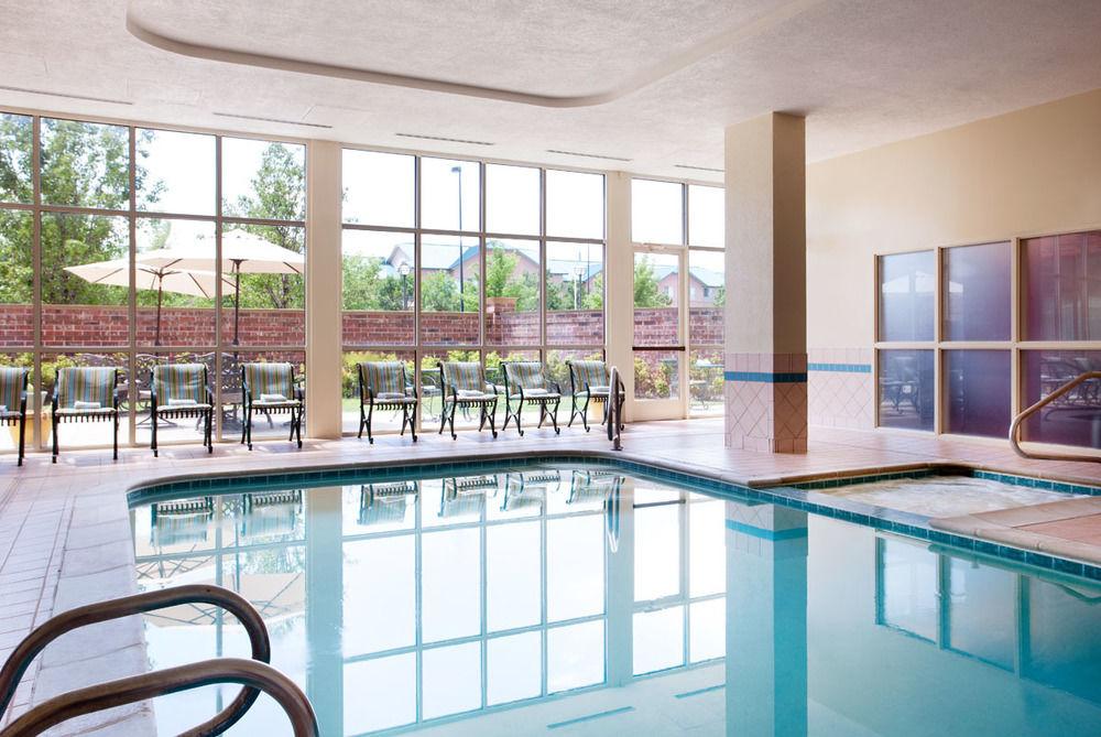 Courtyard By Marriott Denver Airport Exterior photo