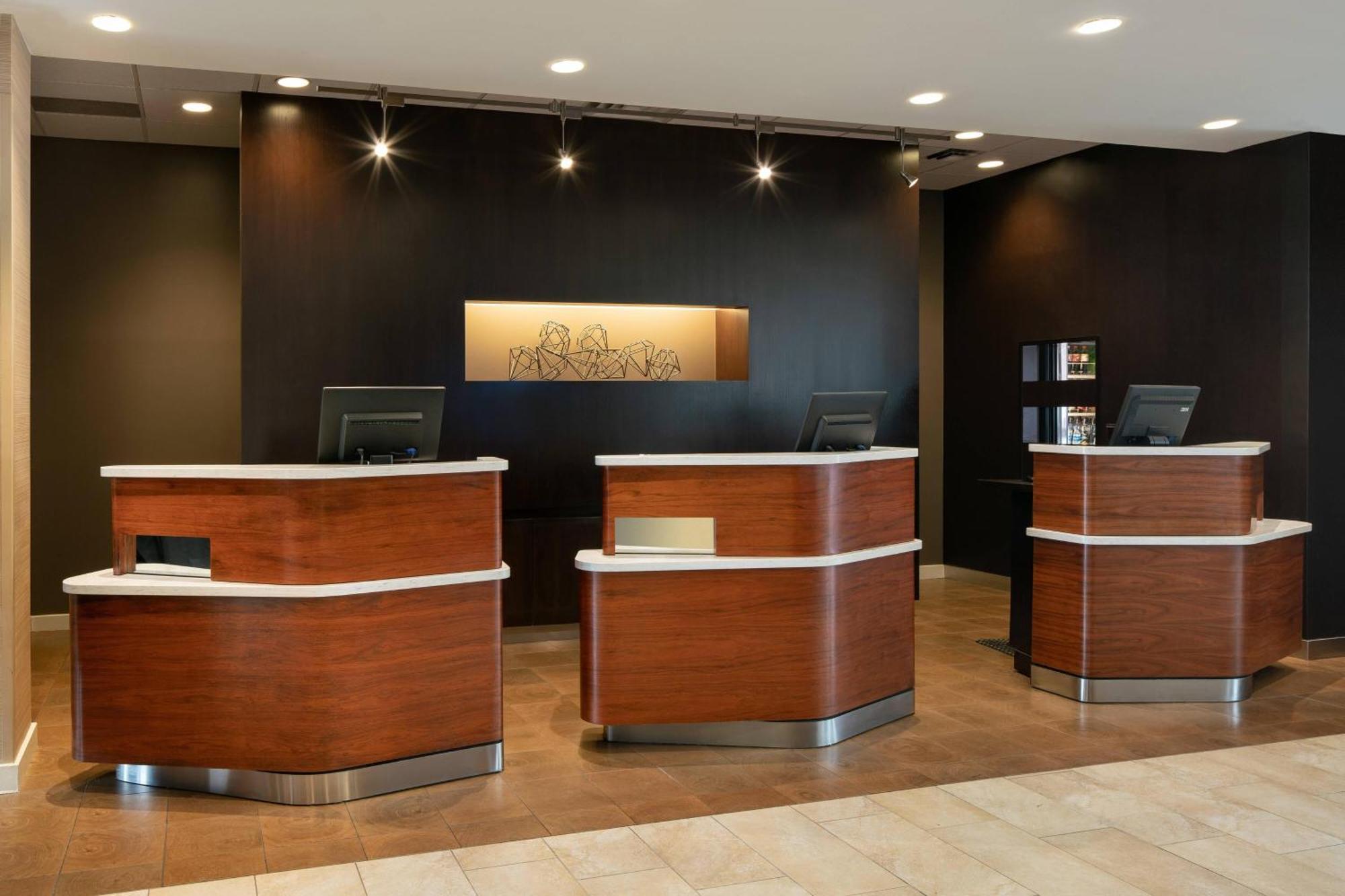 Courtyard By Marriott Denver Airport Exterior photo