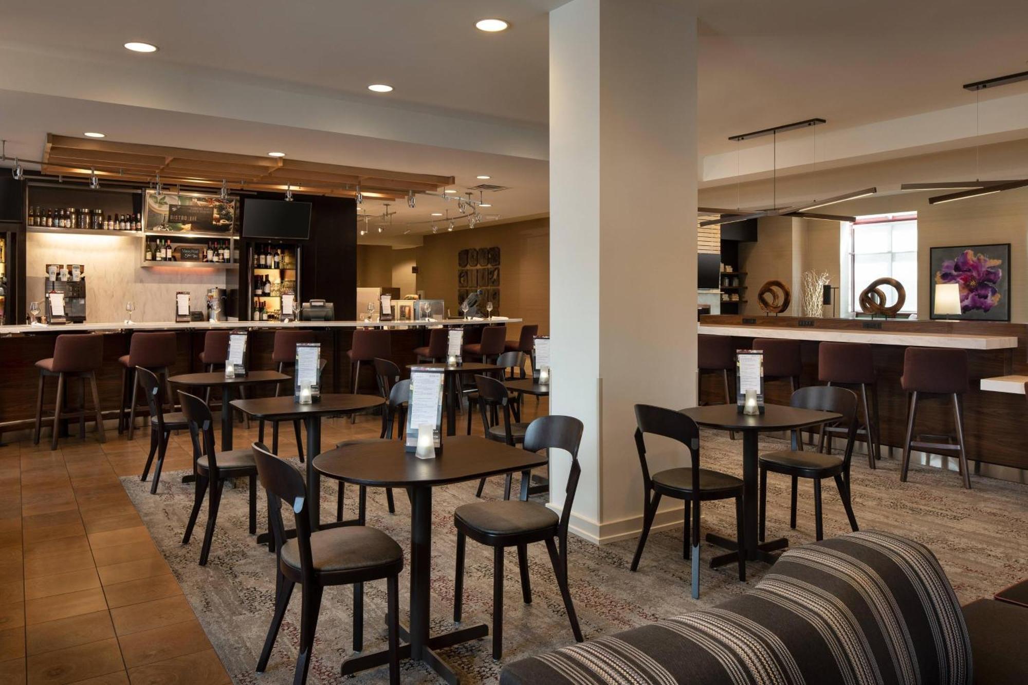 Courtyard By Marriott Denver Airport Exterior photo