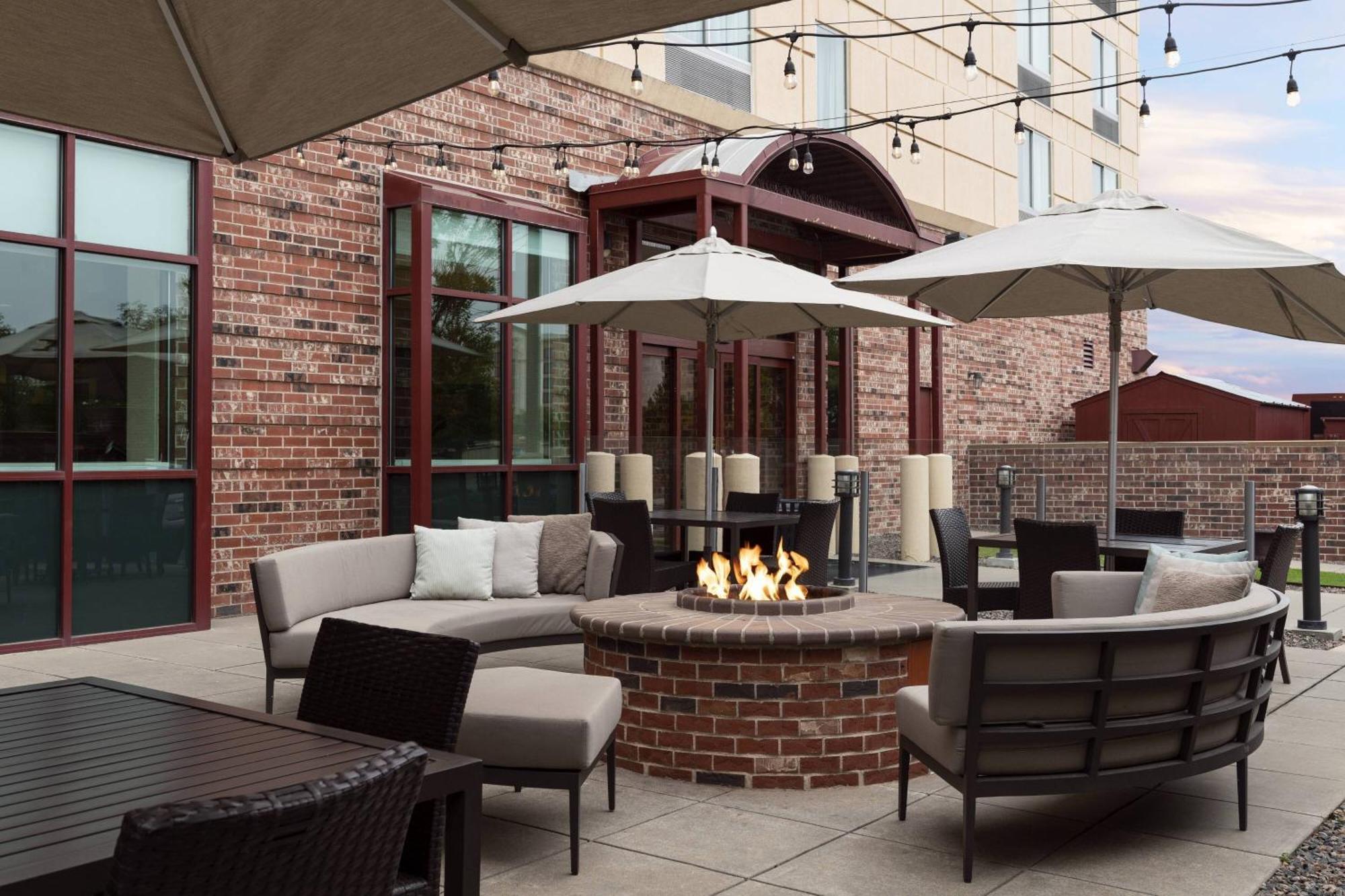 Courtyard By Marriott Denver Airport Exterior photo