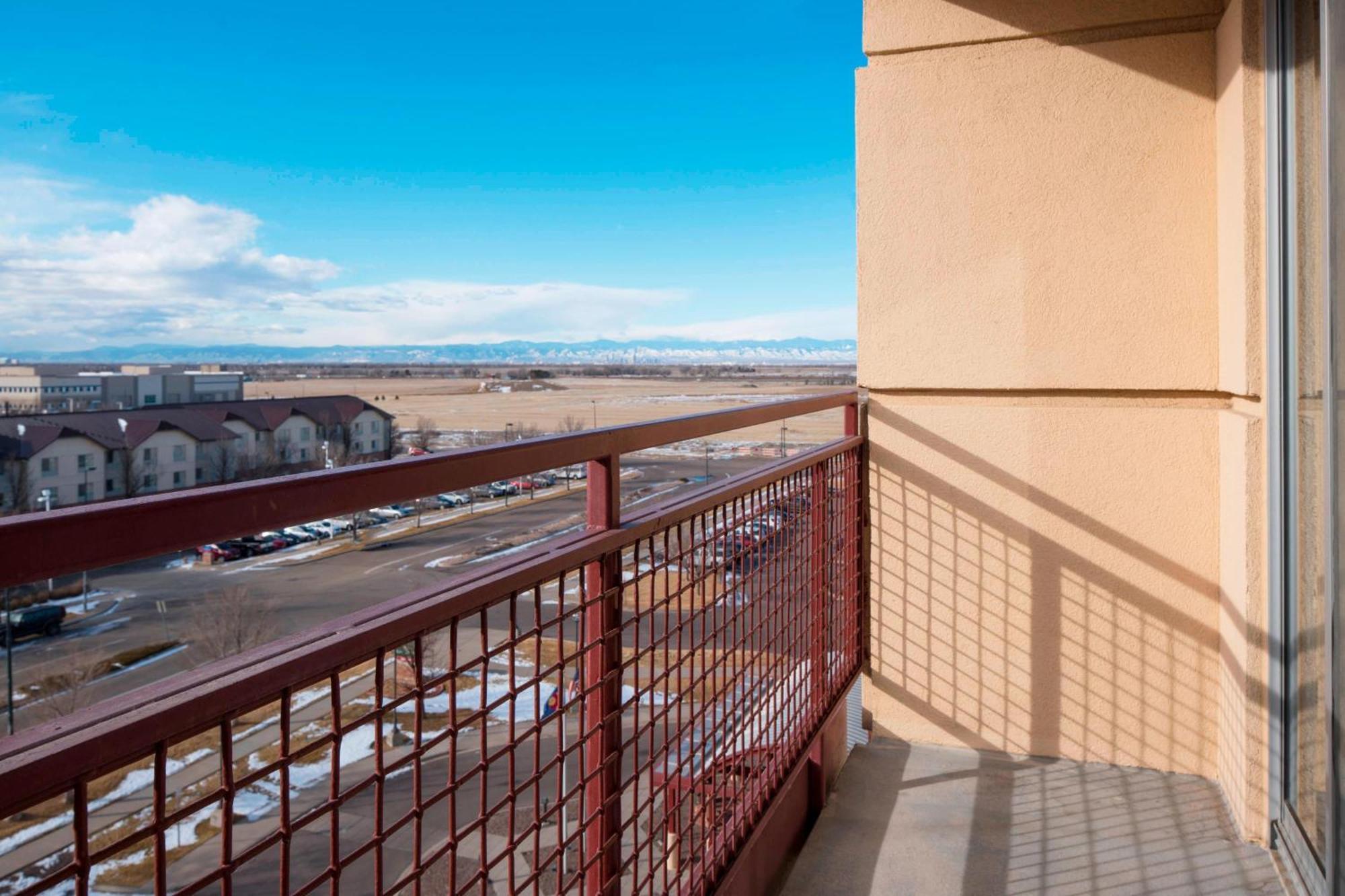 Courtyard By Marriott Denver Airport Exterior photo