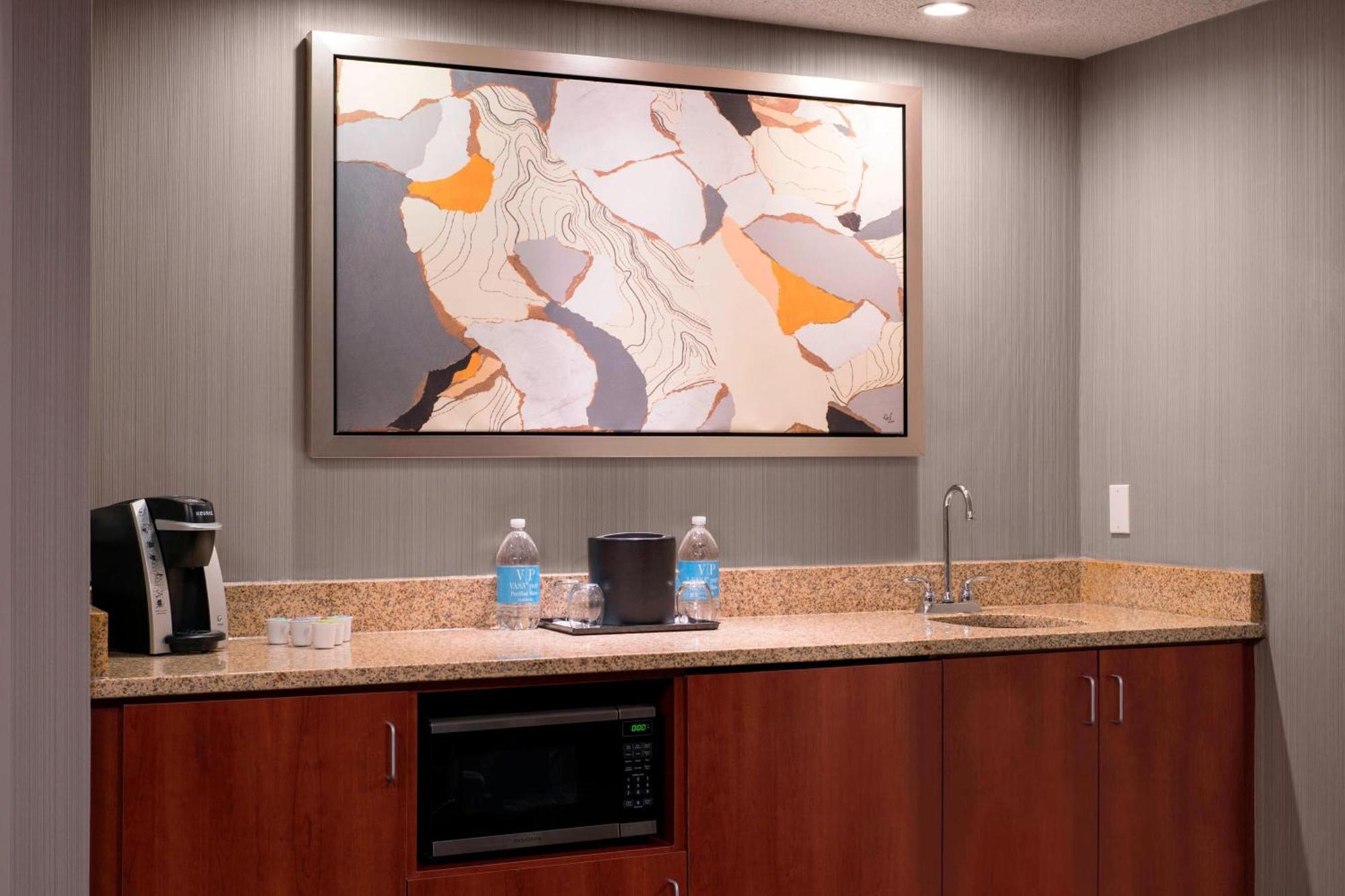 Courtyard By Marriott Denver Airport Exterior photo