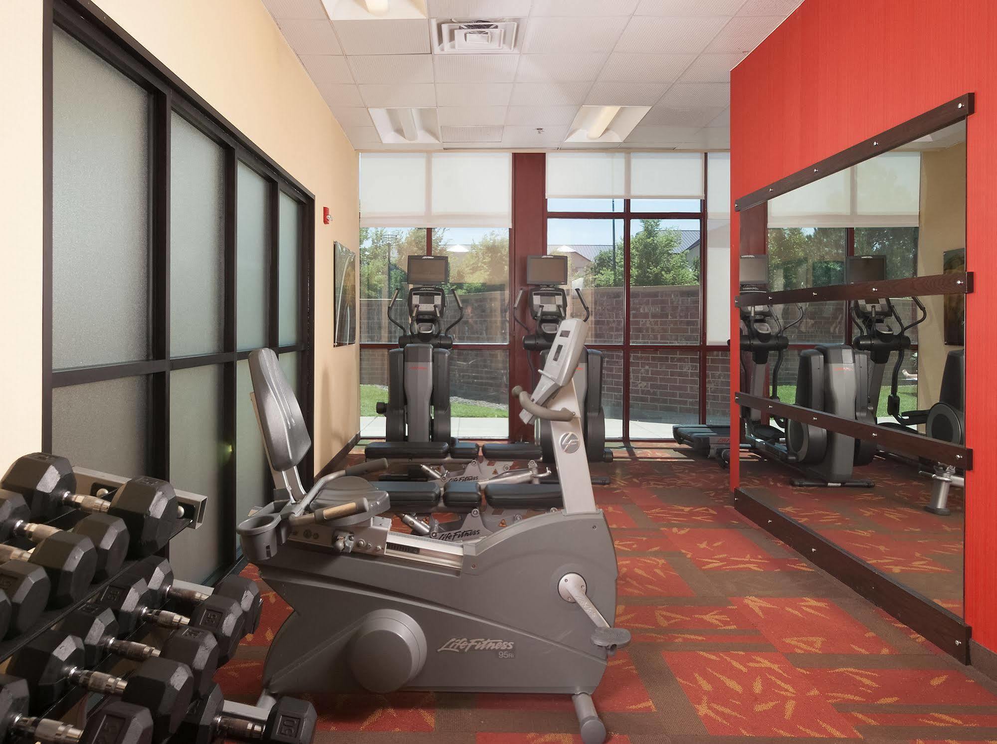 Courtyard By Marriott Denver Airport Exterior photo